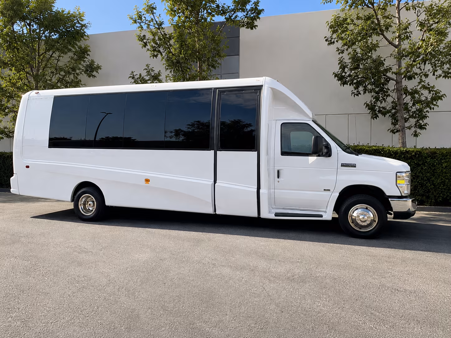 book a bus for your next corporate event 5