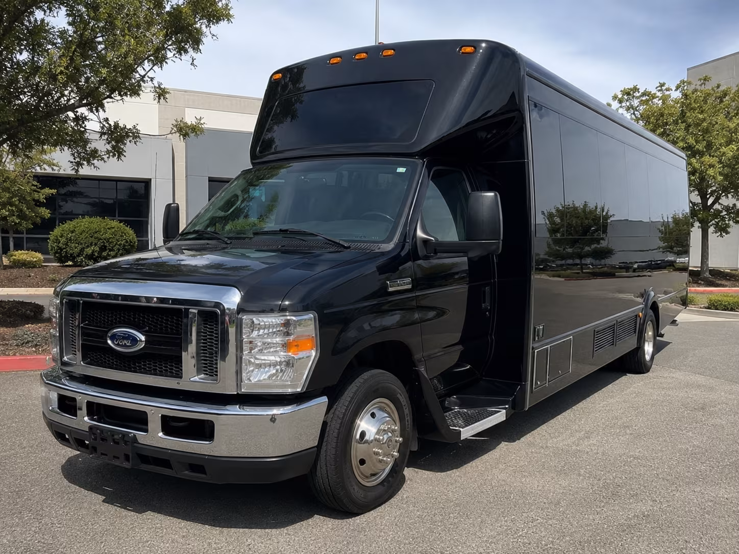 bus rentals for art basel emerge americas and miami beach trade shows