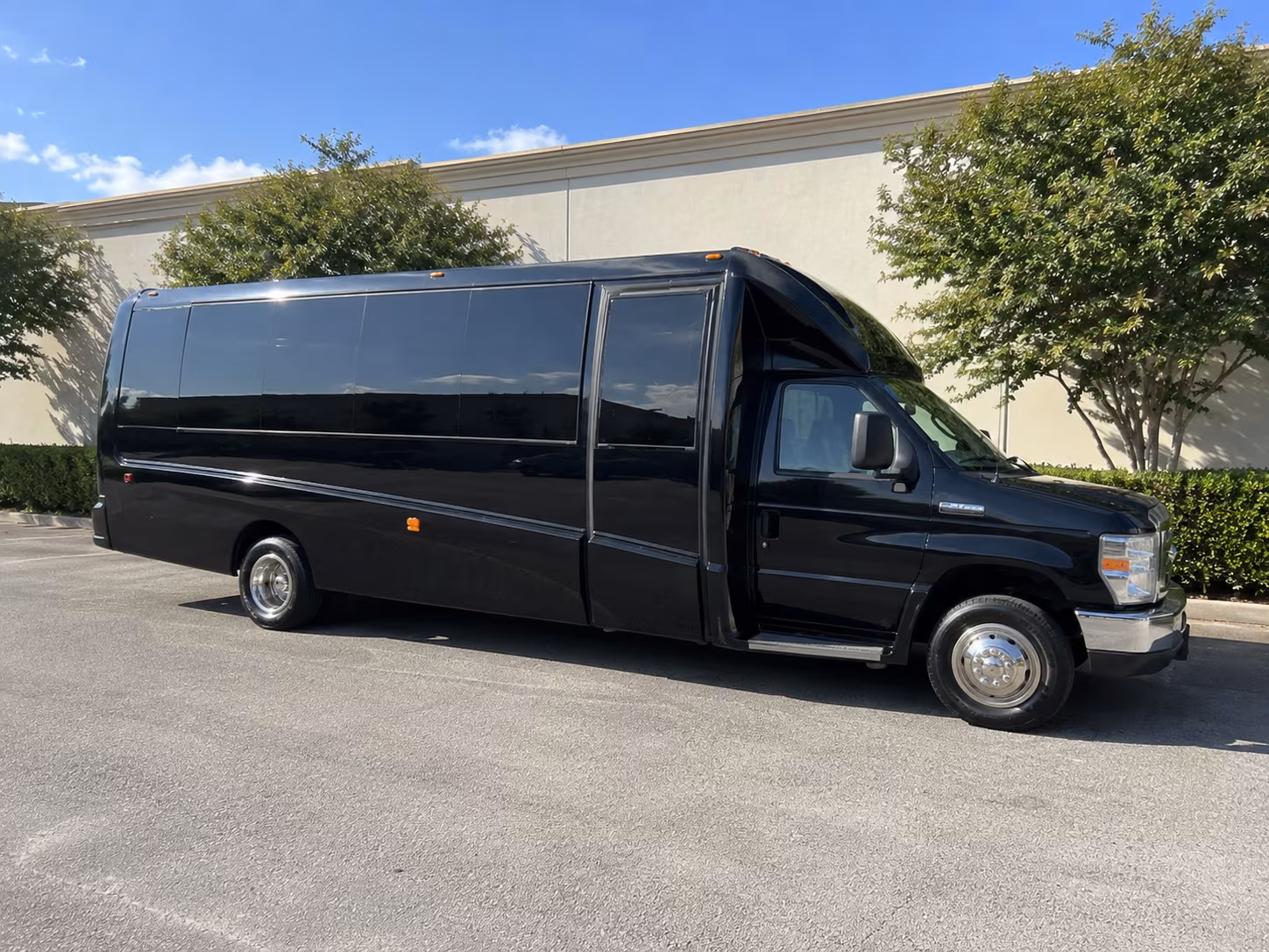 bus rentals to delray beach and palm beach wineries from miami beach