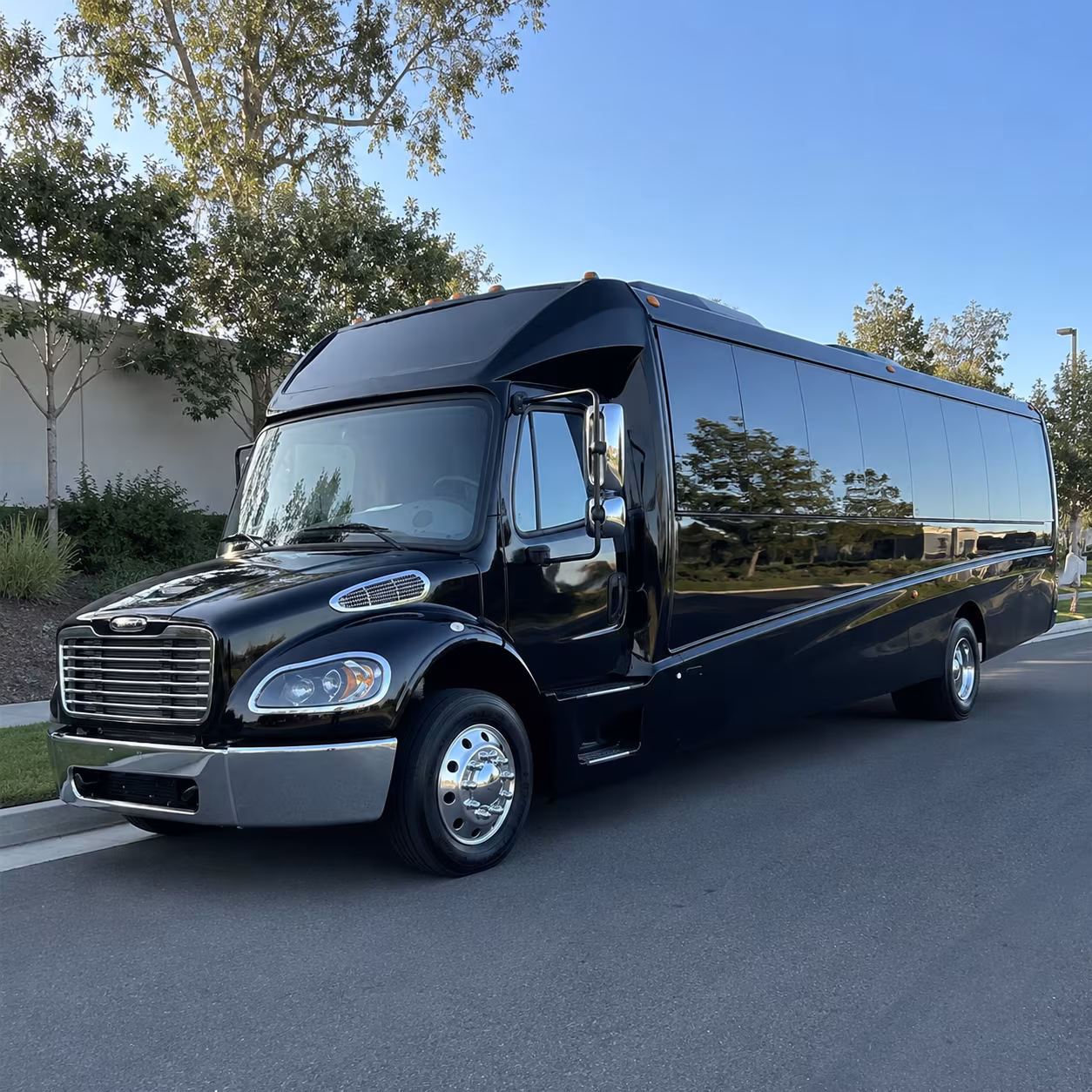 minibus rentals for small group wine bar crawls along lincoln road and espanola way